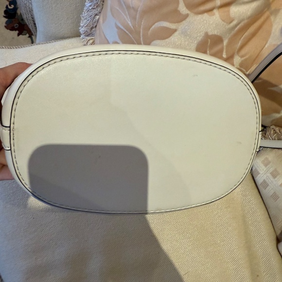 Michael Kors bucket bag - Picture 5 of 9